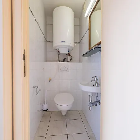 Spacious With 3 Bedrooms And Garage Apartmán *