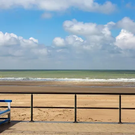 Spacious With 3 Bedrooms And Garage Apartmán Middelkerke