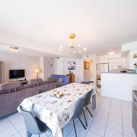 Spacious With 3 Bedrooms And Garage Middelkerke
