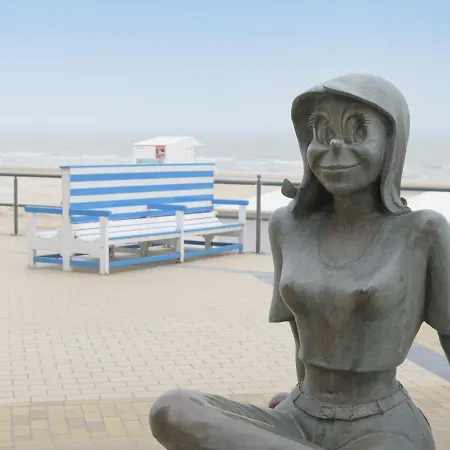 Spacious With 3 Bedrooms And Garage アパート *