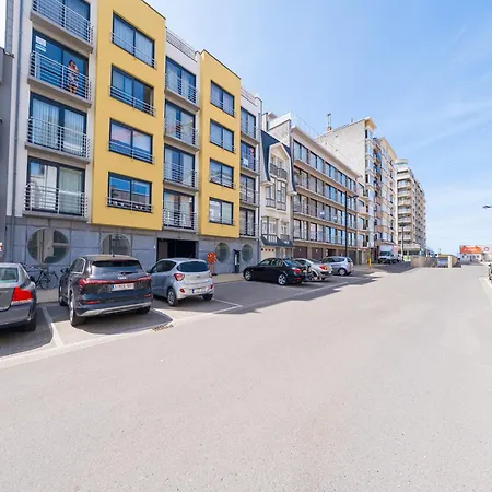 Spacious With 3 Bedrooms And Garage